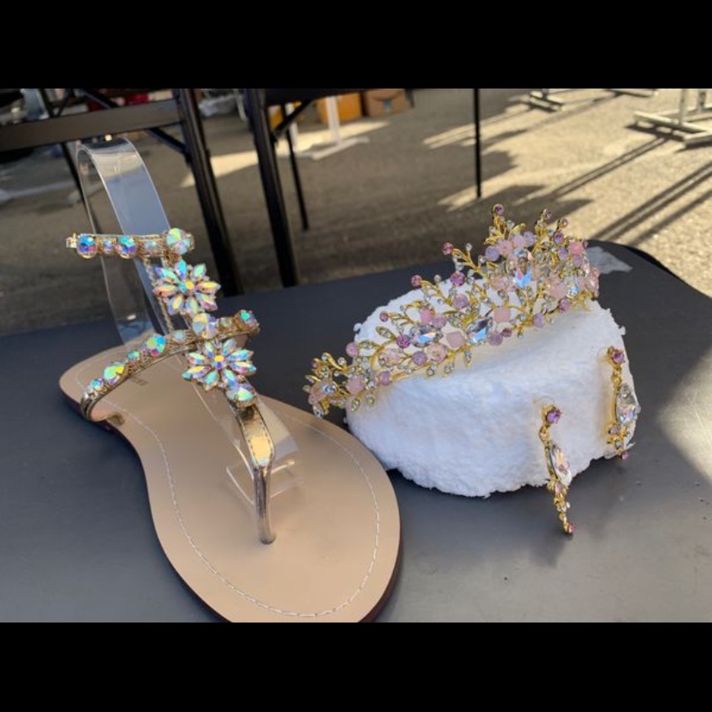Women’s bling sandals